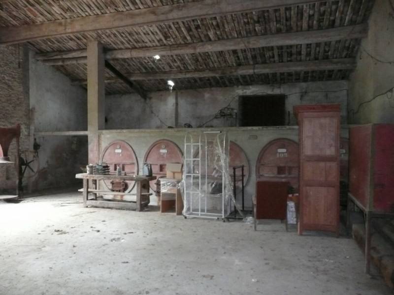 Ancienne Bastide Vinicole à vendre à Maubec avec jardin et piscine