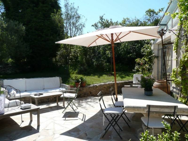 Mas ancien restauré à vendre à Lacoste dans le triangle d'or du Luberon