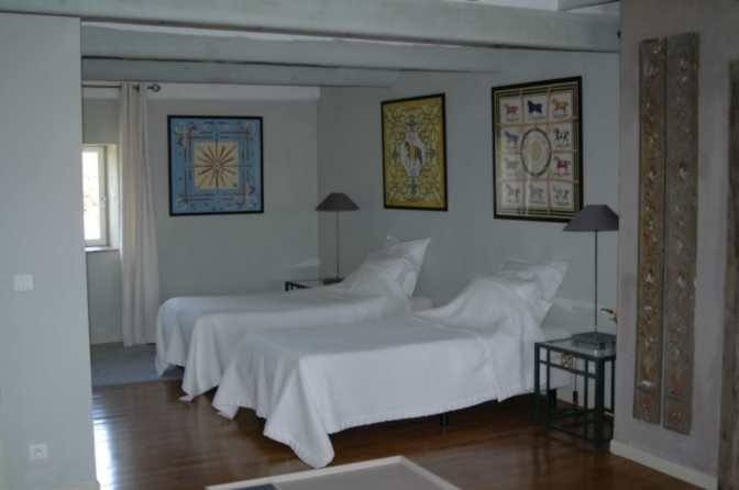 Mas restauré à vendre à l'Isle sur la Sorgue avec des chambres d’hôtes