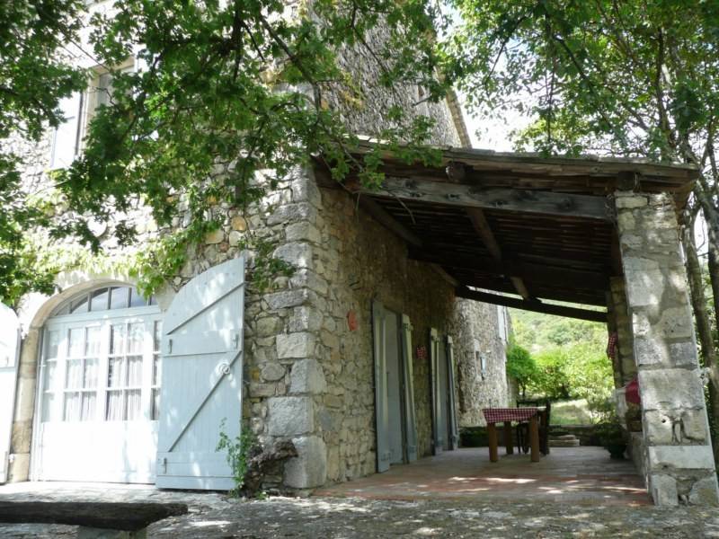 Mas en Pierre datant du XVIIIème siècle à vendre à Vallon Pont d'Arc en Ardêche Méridionale