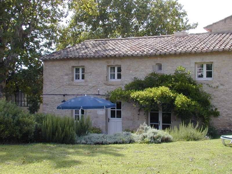 Mas en Pierre restauré à vendre à Taillades dans le Luberon avec 2 gîtes