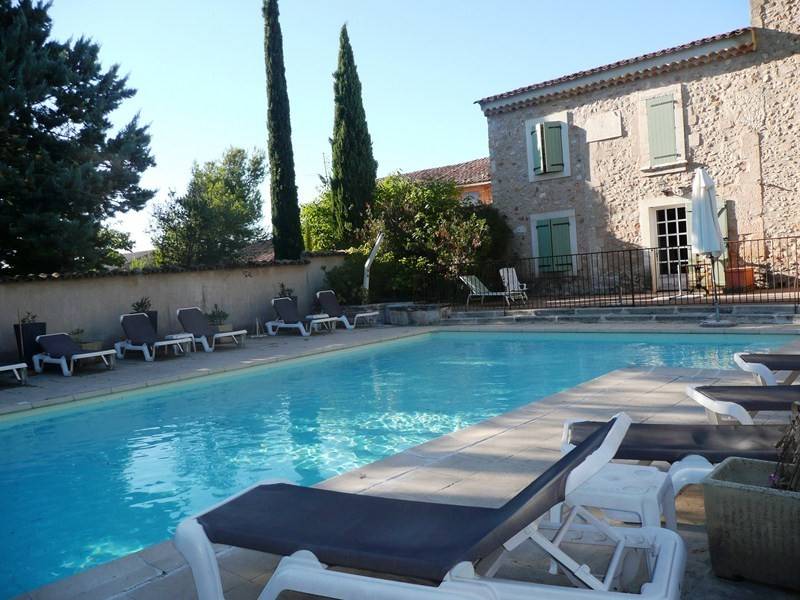 Hotel  à vendre à Bonnieux avec une vue dégagée