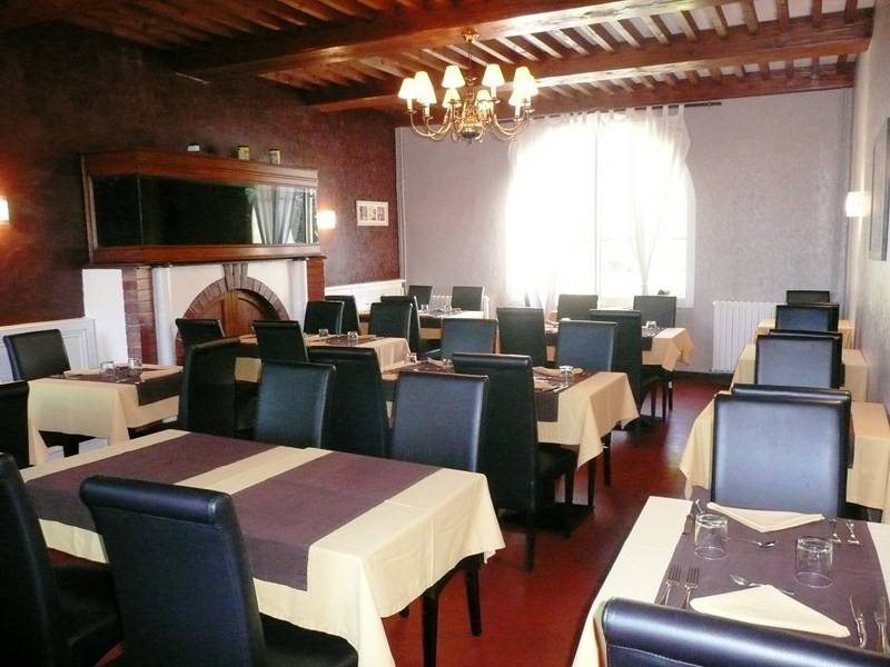 Hotel  à vendre à Bonnieux avec une vue dégagée