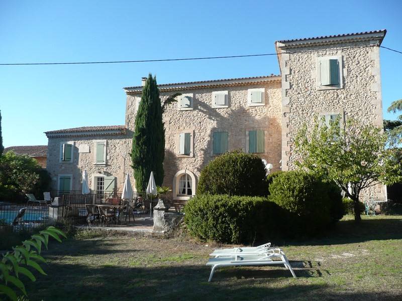 Hotel  à vendre à Bonnieux avec une vue dégagée