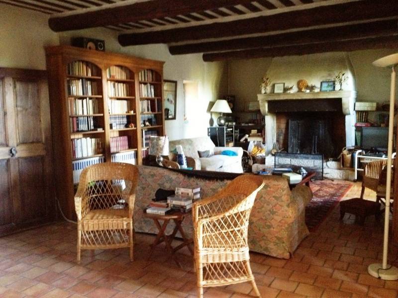 Maison de Village à vendre à Maubec, ancienne magnanerie restaurée avec un jardin