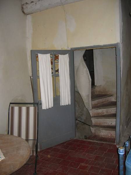 Maison de Village à restaurer à vendre à Menerbes avec cour intérieure et jardin