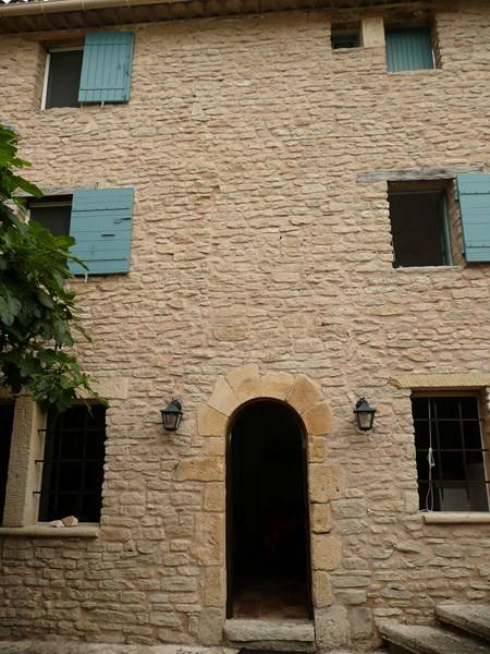 Maison de Village à vendre à Goult avec cour intérieure jardin et vue