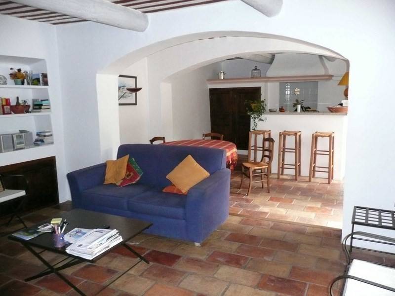 Maison de Village à vendre à Goult avec cour intérieure jardin et vue