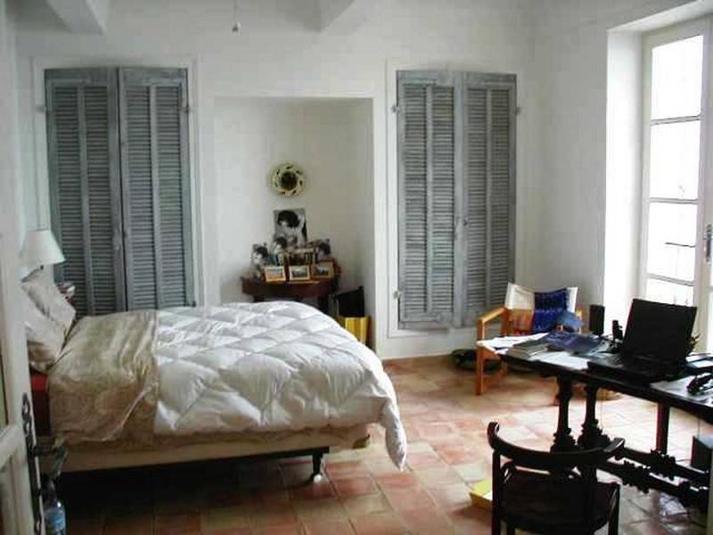 Maison de Village à vendre à Menerbes, restaurée avec terrasse, jardin et belle vue sur le Mont Ventoux