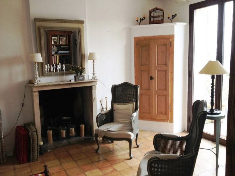 Maison de Village  à vendre à Menerbes avec jardin et vue