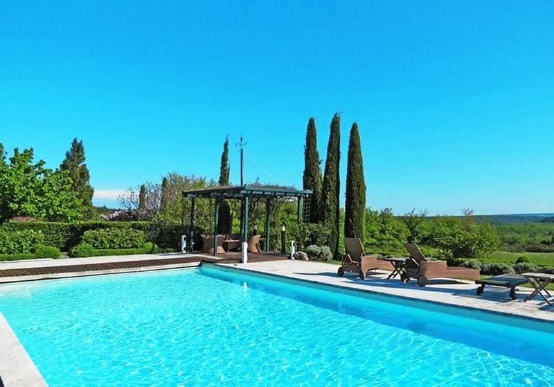 Bastide entièrement restaurée à vendre dans la Drome Provençale