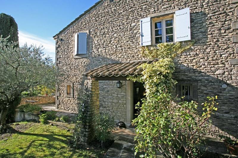 Maison en Pierre à vendre à Gordes avec une vue panoramique