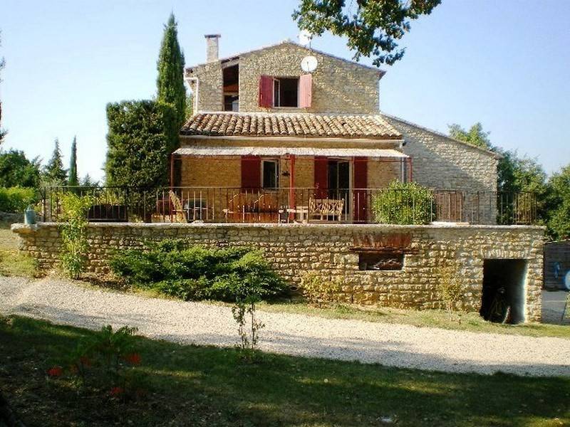 Maison en Pierre à vendre à Apt avec jardin, piscine et 2 gîtes