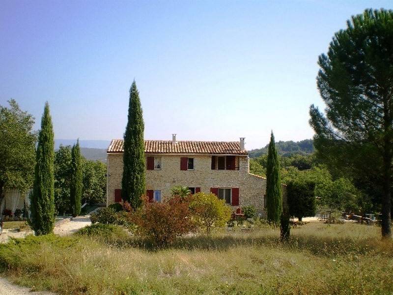 Maison en Pierre à vendre à Apt avec jardin, piscine et 2 gîtes