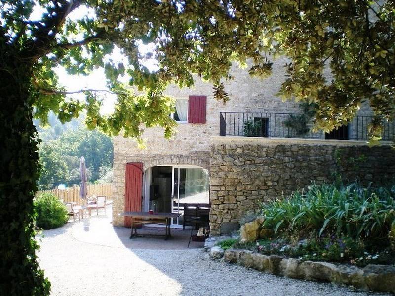 Maison en Pierre à vendre à Apt avec jardin, piscine et 2 gîtes