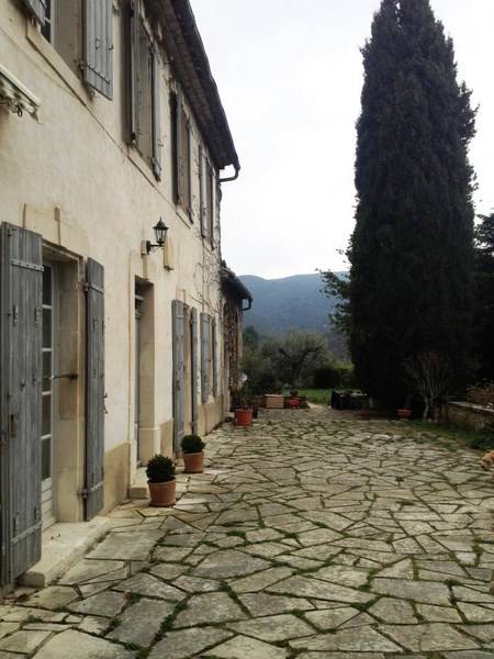 Maison de Maitre  à vendre à Menerbes avec jardin face au Luberon