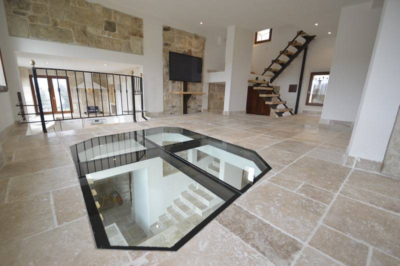 LOFT  Pertuis Luberon Sud SUPERBE LOFT EN PLEIN CENTRE VILLE DE PERTUIS