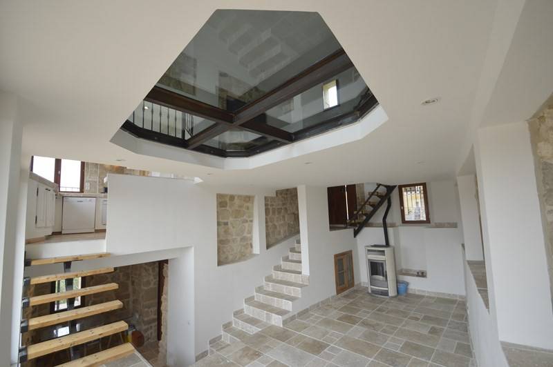 LOFT  Pertuis Luberon Sud SUPERBE LOFT EN PLEIN CENTRE VILLE DE PERTUIS