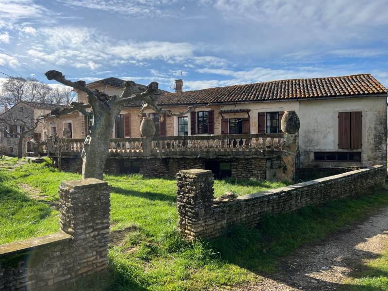la maison de Clovis Hugues