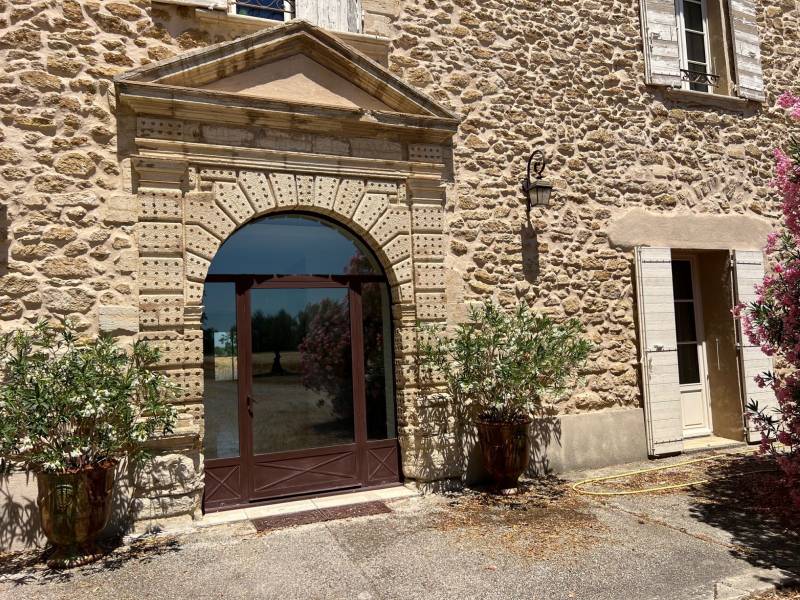Propriété de caractère Avignon