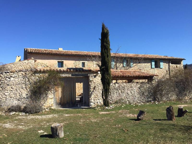 Ferme restaurée à la vente entre Luberon et Ventoux