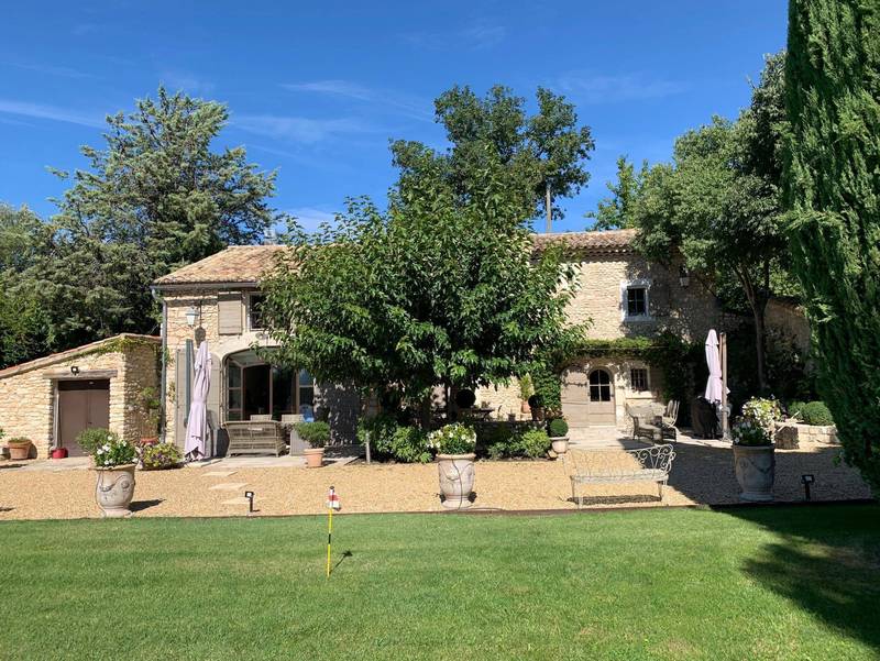 Propriété à la vente près de Gordes et Joucas