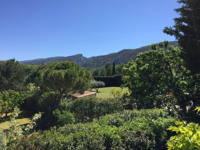 Maison à vendre à Maubec avec une belle vue sur le Luberon