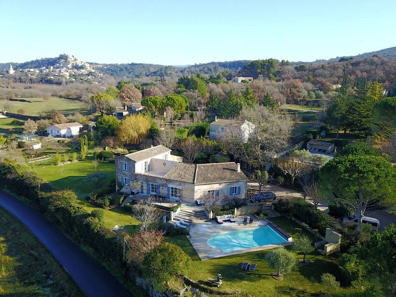 Propriété à vendre avec vue sur le Chateau de Lacoste