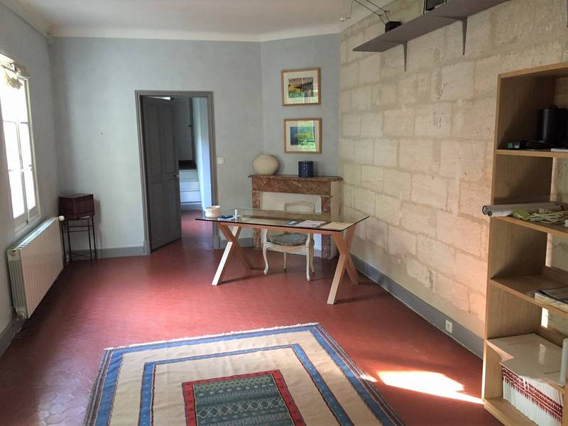 Demeure de charme à vendre à Avignon avec cour intérieure, terrasses et piscine au cœur de la cité des Papes