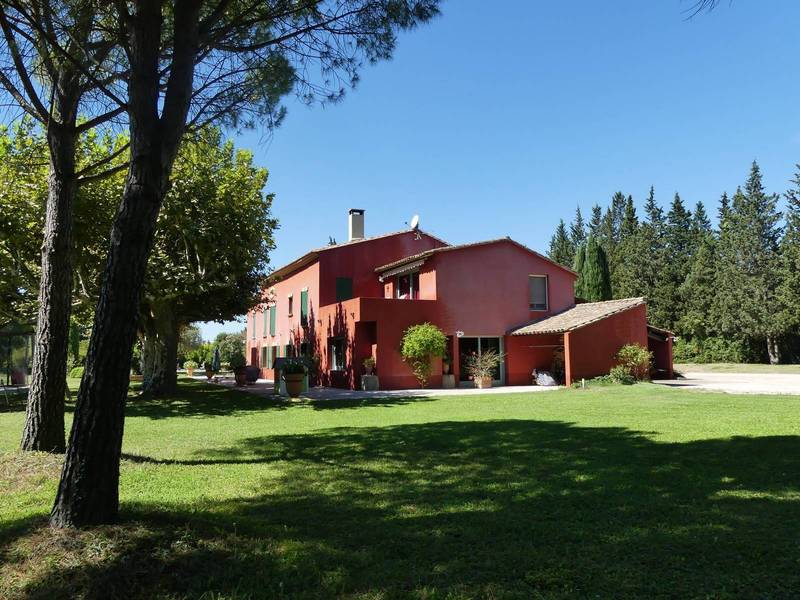 Mas ancien restauré avec son parc arboré à vendre près de Pernes les Fontaines