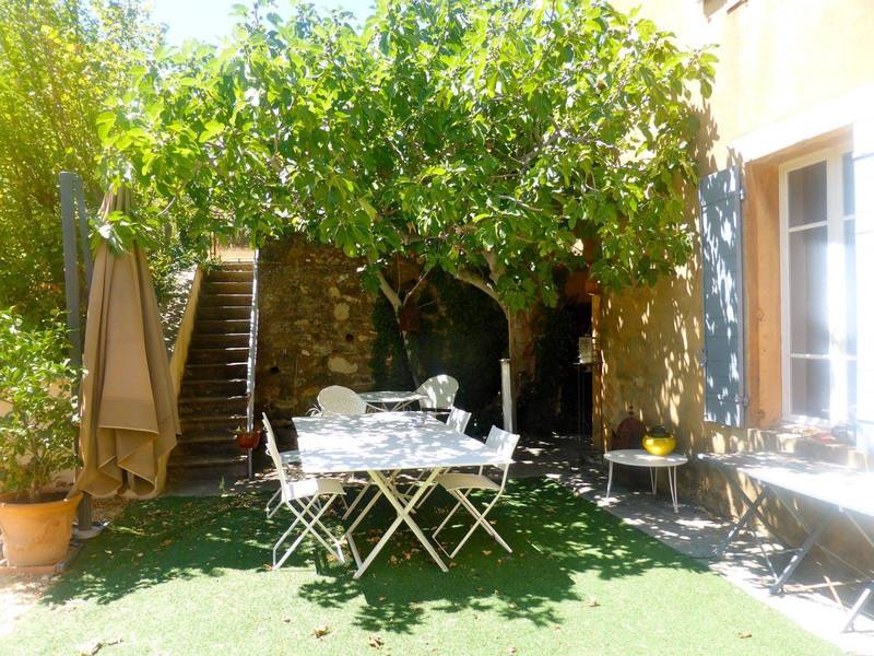 Maison à vendre à Apt avec un jardin et une piscine
