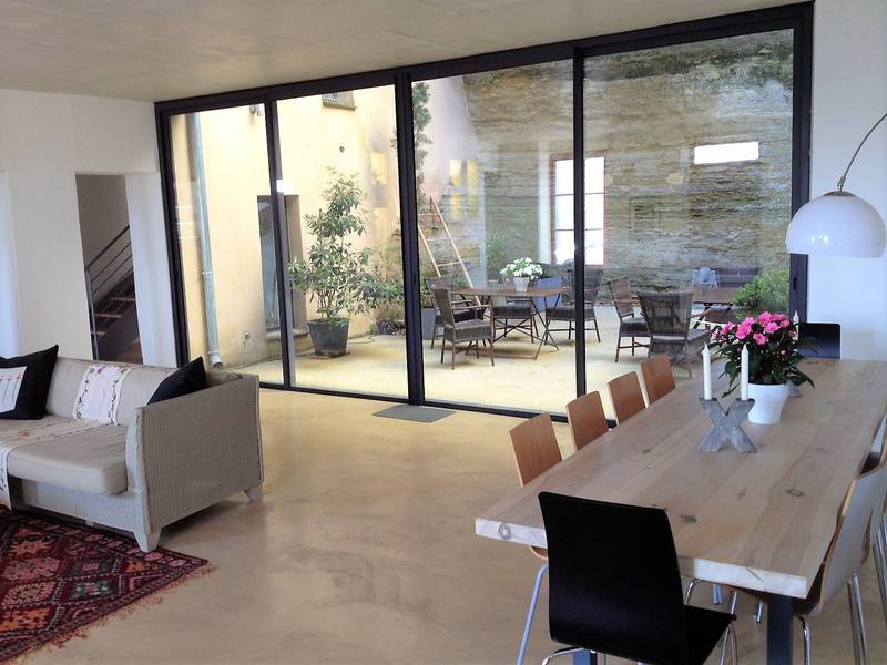 Loft à vendre à Menerbes avec sa cour intérieure et une terrasse avec vue panoramique