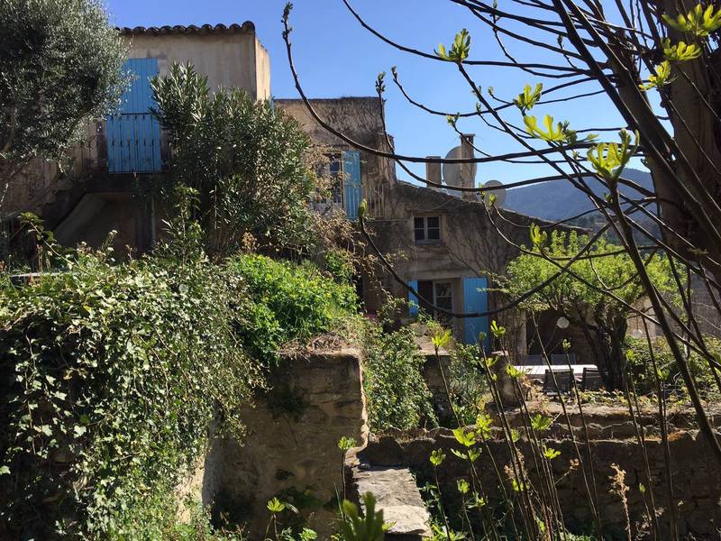 Maison de caractère avec jardin à vendre à Menerbes