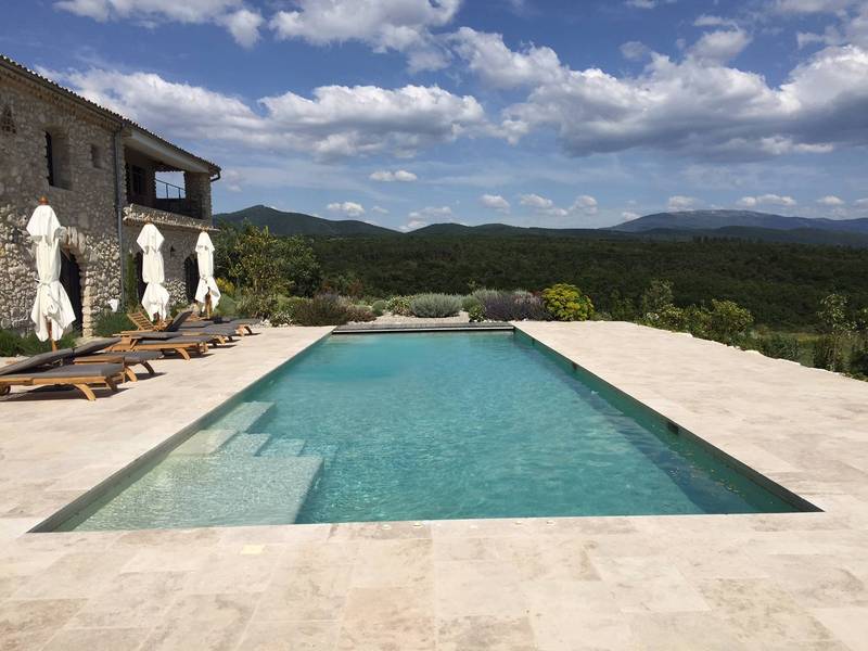 Maison d'architecte à vendre à Grignan avec une vue panoramique
