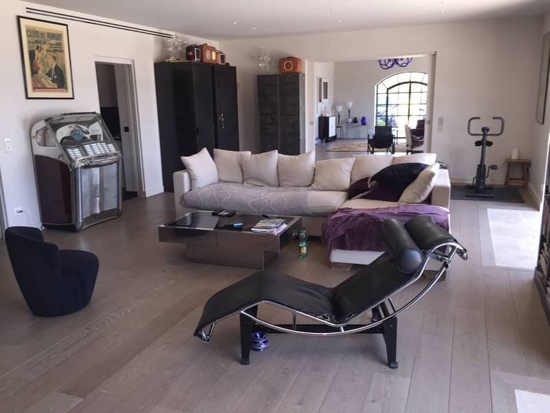 Maison d'architecte à vendre à Grignan avec une vue panoramique