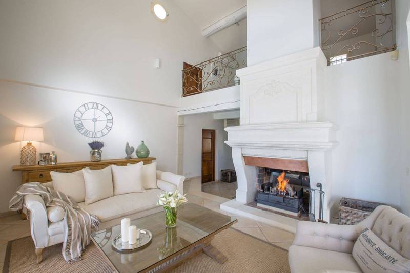 Maiosn de luxe entirement meublée à vendre près de Lourmarin