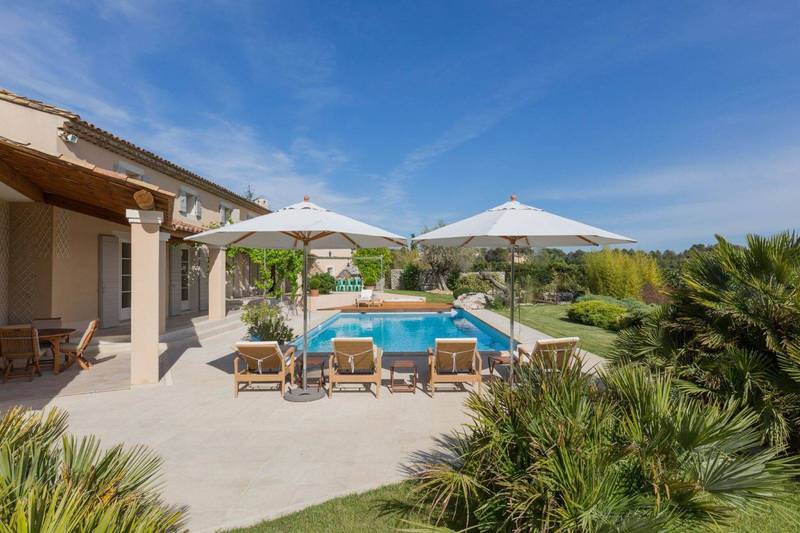 Propriété à vendre à Mérindol avec une belle vue sur le Luberon