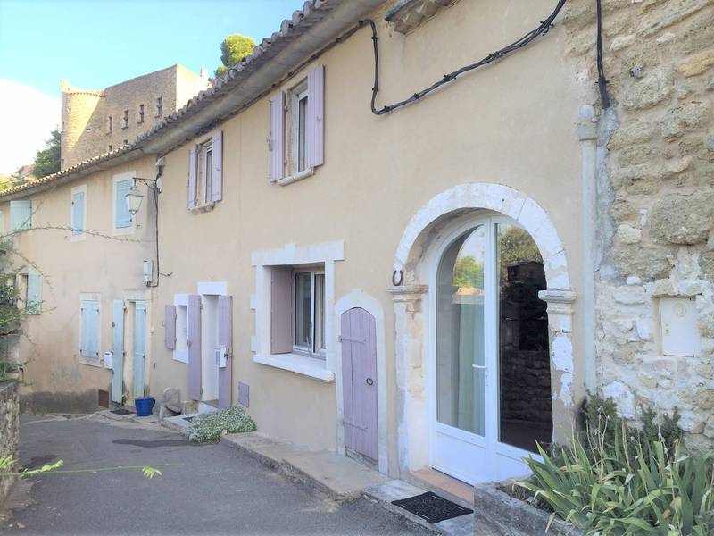 Maison de village à vendre à Menerbes avec une superbe vue