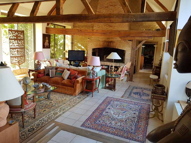 Cette propriété de caractère et de charme en Sologne est en vente par l'agence immobilière du Luberon