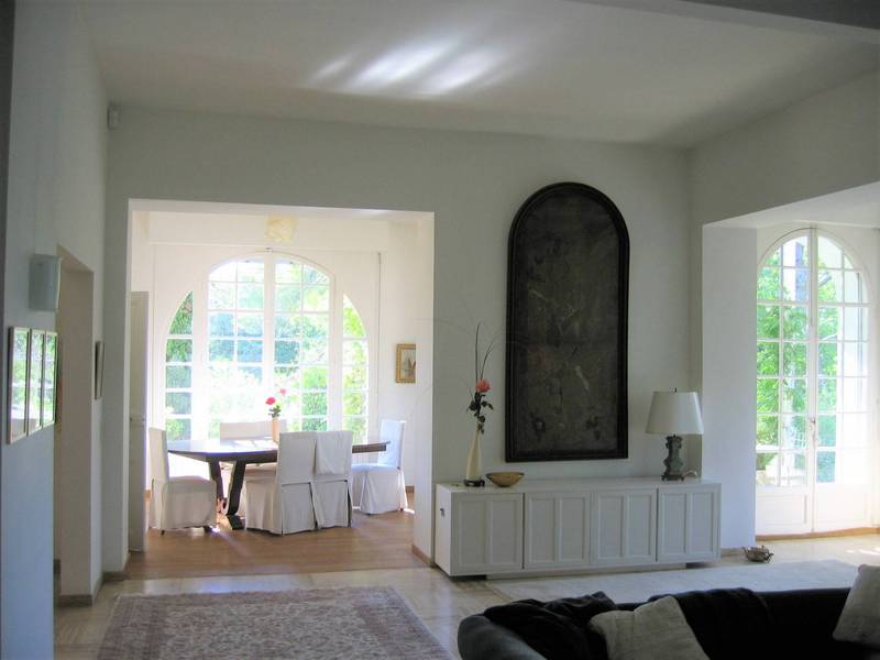 Bastide art déco à vendre à Fontaine de Vaucluse avec beaucoup de charme
