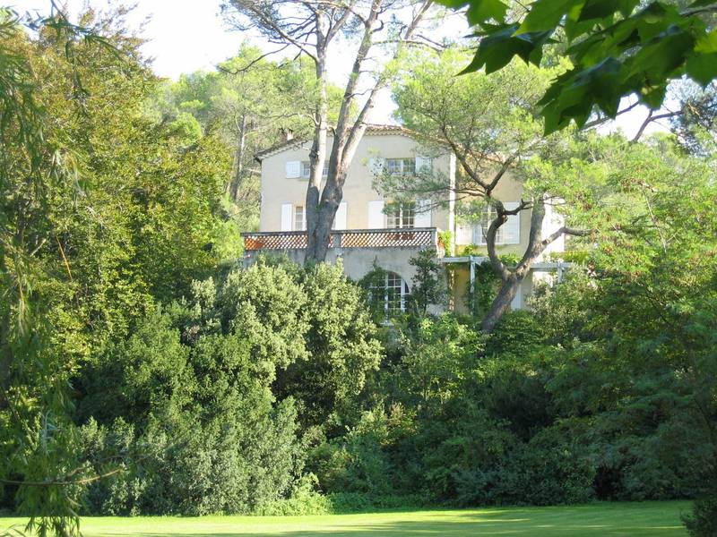 Bastide art deco à vendre à Fontaines de Vaucluse