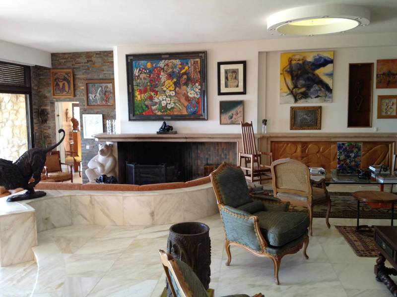 La maison d'un marchand d'art à vendre à Lourmarin dans le Luberon
