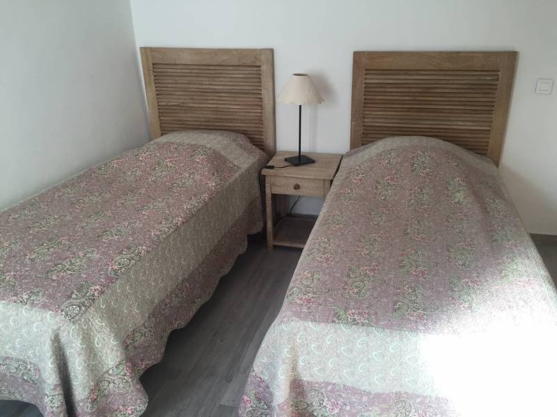 Maison de hameau en pierre avec jardin et piscine à vendre dans le Luberon