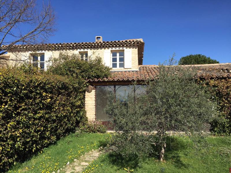 Maison en pierre à vendre à Gordes avec jardin et piscine