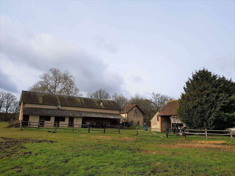 Propriété à vendre près d'Orléans avec 35 hectares de terres