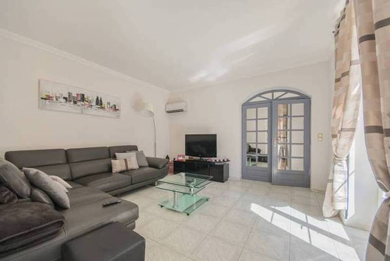 Maison de Maître à vendre à Avignon avec son parc arboré, piscine et un appartement indépendant