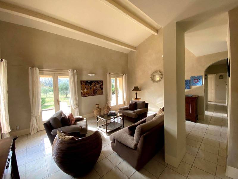 Maison moderne à vendre à Roaix près de Vaison la Romaine avec un gite