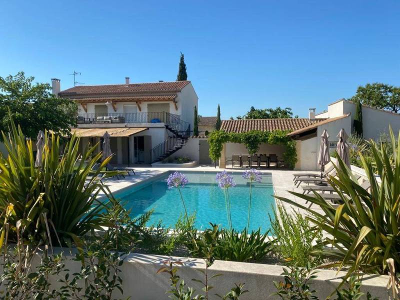 Maison à vendre, prête à emménager, proche de Saint Rémy de Provence, superbe piscine chauffée