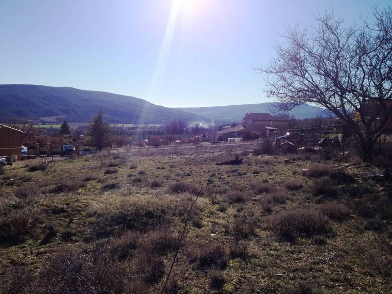 Terrain constructible à vendre avec vue sur les montagnes