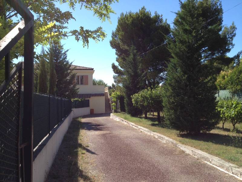 L'Isle sur la Sorgue appartement avec jardin terrasse et superbe vue à la vente